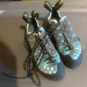 Sportiva Climbing Shoe